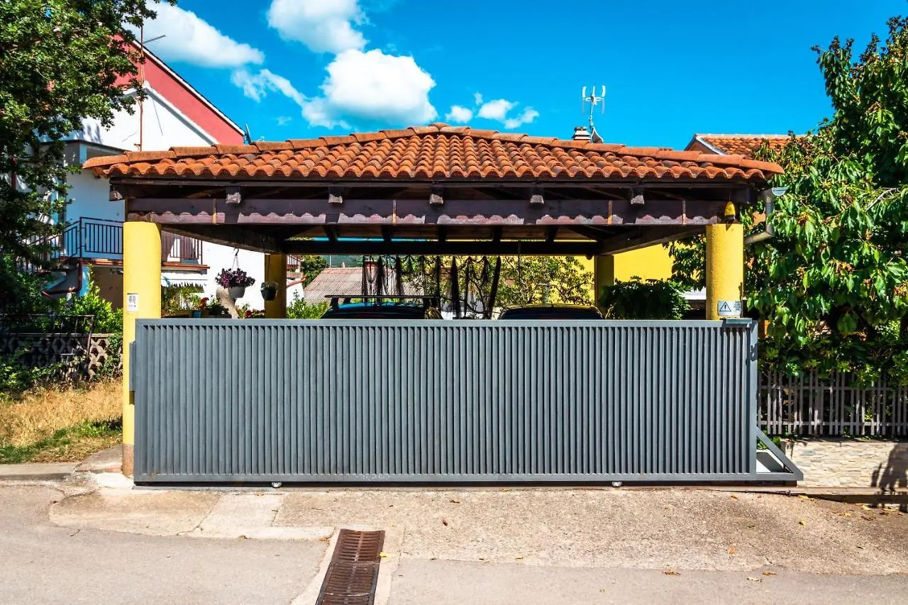 Apartmani Grguric Kornic Croatia