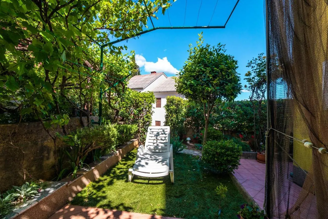 Apartmani Grguric Kornic 0*,