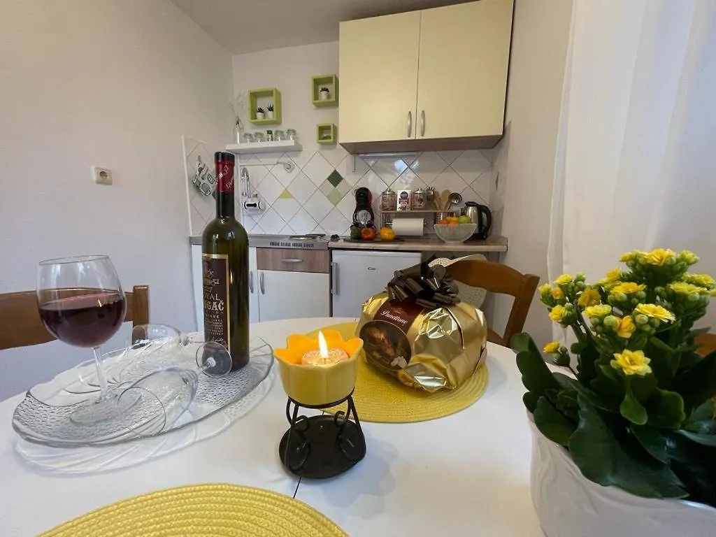 Apartment Apartmani Grguric Kornic