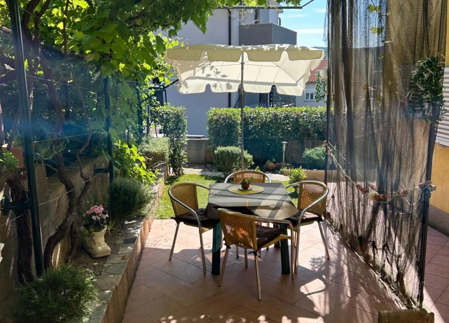 Apartmani Grguric Kornic Croatia