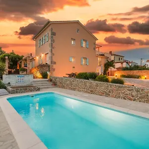 Marina Apartment